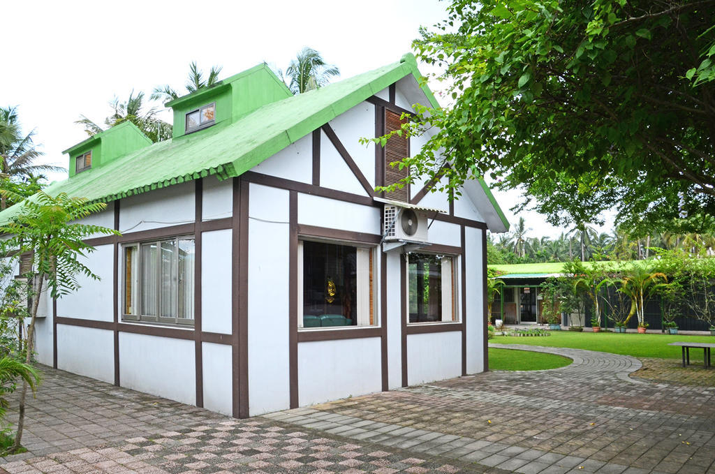 Kaohsiung Meinong Rabbit Paul Homestay B&B Mei-nung Exterior foto