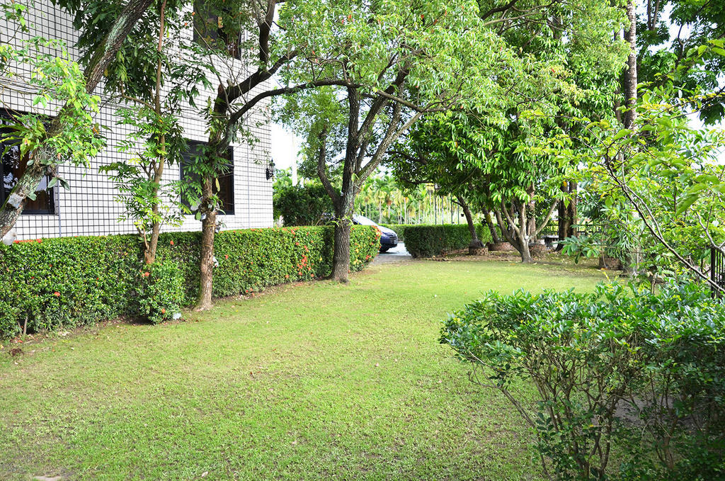 Kaohsiung Meinong Rabbit Paul Homestay B&B Mei-nung Exterior foto