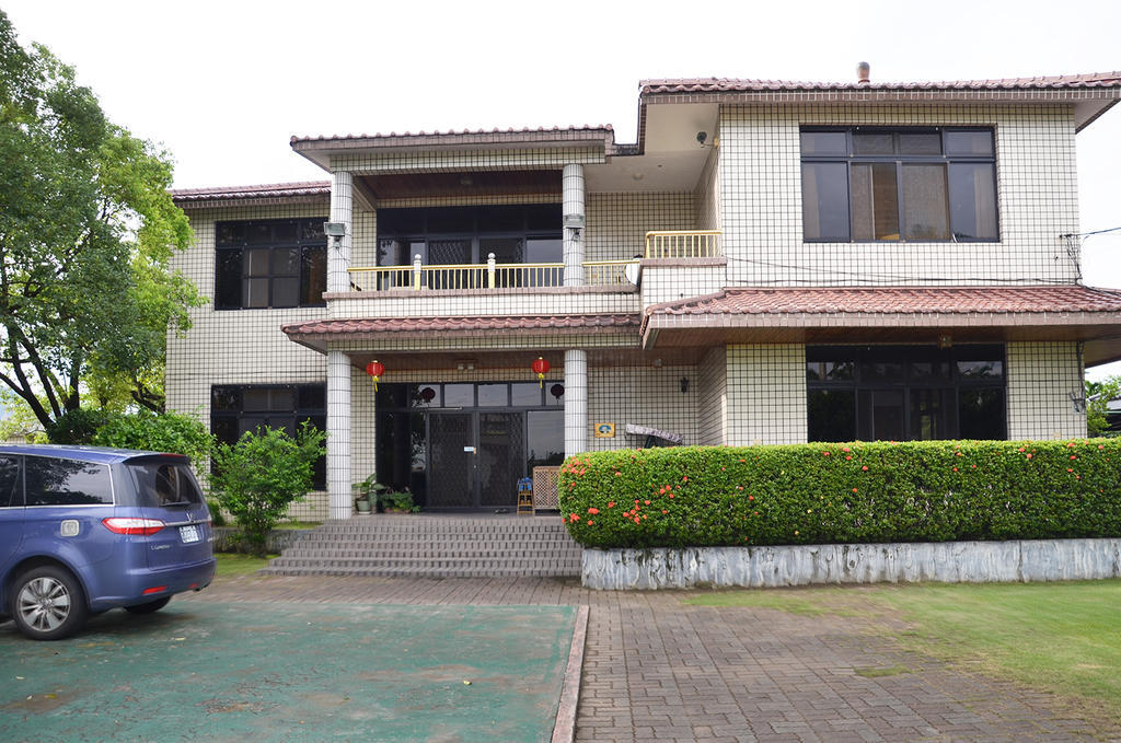 Kaohsiung Meinong Rabbit Paul Homestay B&B Mei-nung Exterior foto
